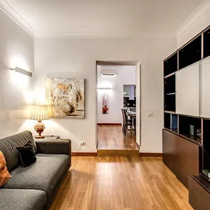 Bernini Near The Trevi Fountain - 4 Bedroom Appartement